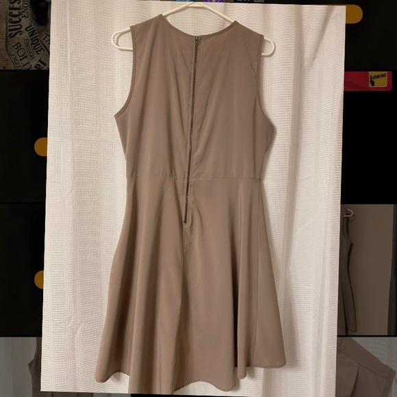 Cute Beige Dress - Picture 2 of 3